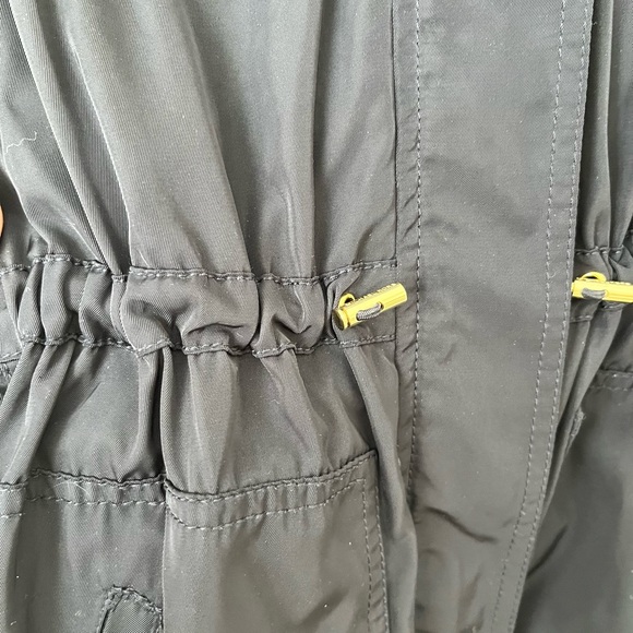 Michael Kors - Spring Jacket with Cinched Waist in Navy with Gold Toned Hardware - Picture 4 of 8